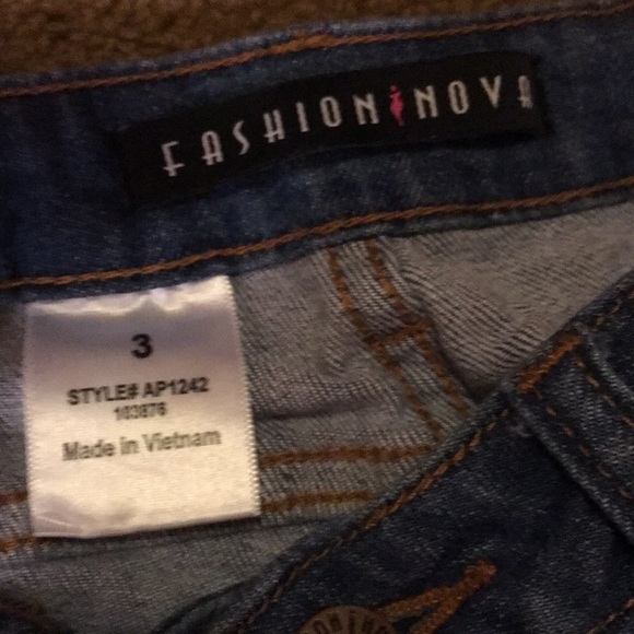 2 pairs of Fashion nova jeans! - Picture 4 of 4